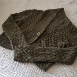 Cotton Emporium Green cropped sweater